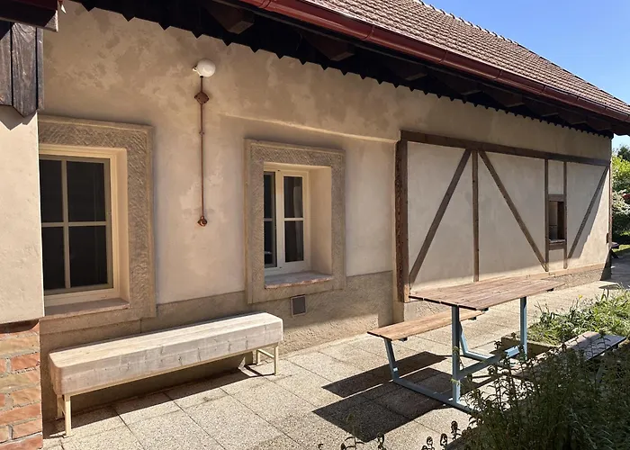 Pod Ripem Straškov
